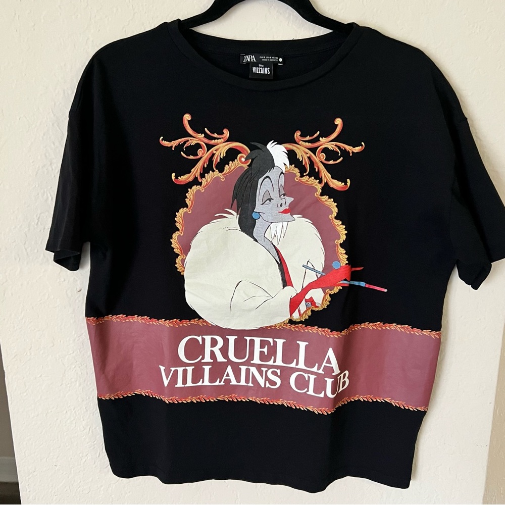 Zara Disney Collab "Cruella Villains Club" Cropped Tee